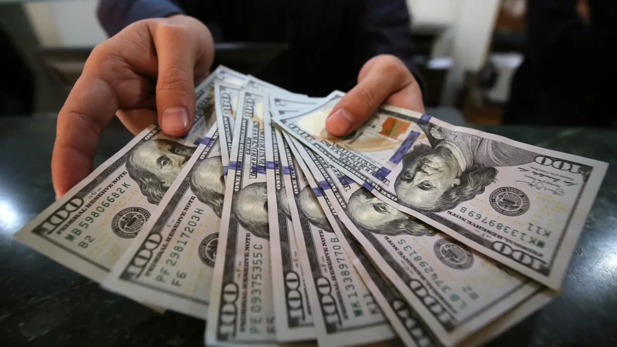 В сряда щатският долар достигна най високата си стойност от десет