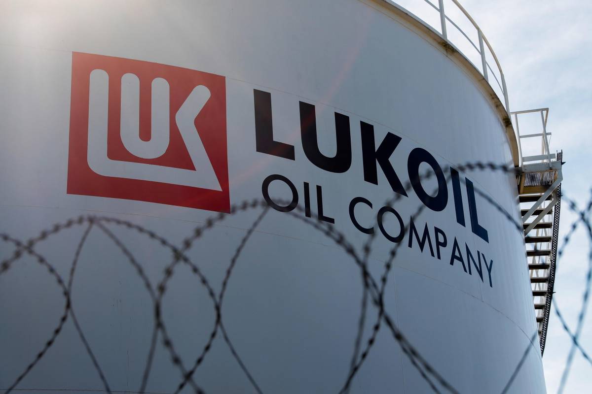 България затваря руска петролна вратичка за над €1 милиард