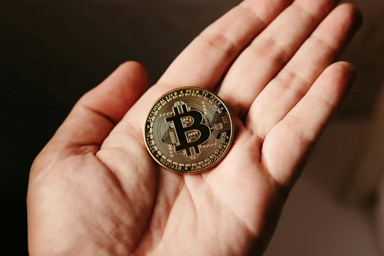 Топ 10 на публичните компании по притежание на Биткойн