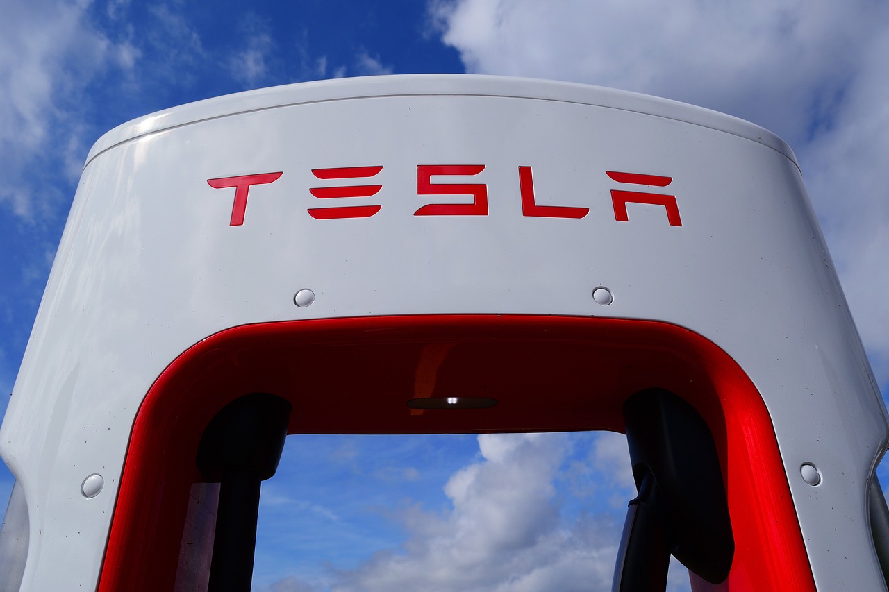 Акциите на Tesla ще се изстрелят със 70% според анализатор
